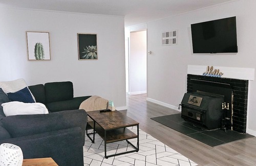 Kitimat House | Cozy Bungalow in Kitimat