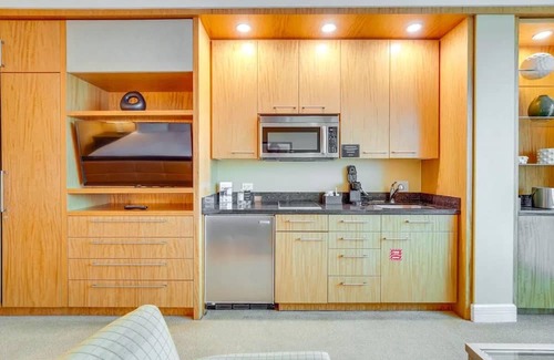 Las Vegas Apartment | Experience Luxury and Style: Your Trump Tower Oasis in Vibrant Las Vegas