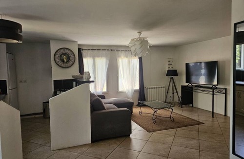 Saint-Cezaire-sur-Siagne House | ~LOW PRICE~ Small haven of peace in the countryside. Pets welcome!