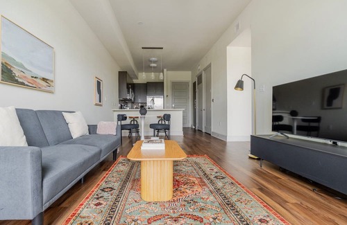 West End Apartment | Blueground | Downtown Austin, pool, nr Congress