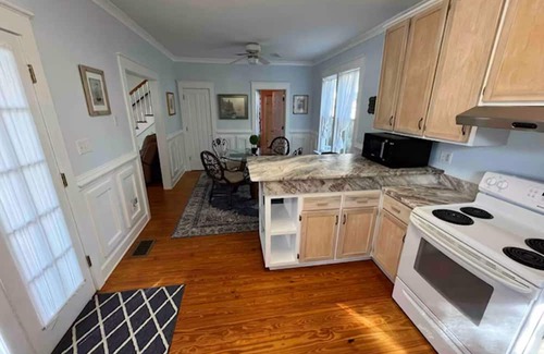 St. Augustine House | Charming Victorian Home in beautiful St. Augustine with WiFi, AC