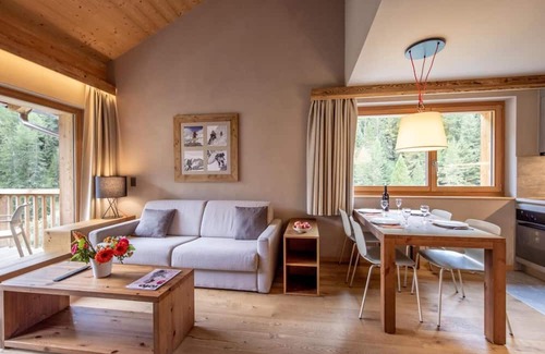 Zinal Apartment | Wifi, 150m from ski lifts, terrace, balcony, tv, ski locker, 63m², Zinal