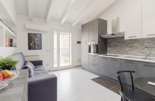 Isola del Bosco - Delle Corti Apartment | Charming 40 sqm apartment, ideal for up to 2 people, located on the fourth floor of a building with an elevator (NOT accessible to disabled guests).The property is located in Sesto San Giovanni, a residential neighborhood with plenty of amenities. The Se