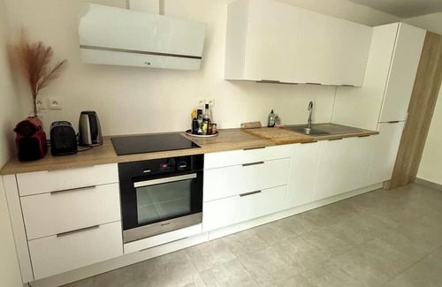 Marsillargues Apartment | Le Hugo F3 in maison de maître - Charm & conviviality close to town and beaches
