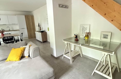 Marsillargues Apartment | Le Hugo F3 in maison de maître - Charm & conviviality close to town and beaches