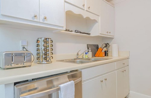 Columbus Apartment | MidTown Flats Suite B2
