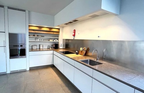 Vilvoorde House | Homerez - Cosy house in Vilvoorde with jacuzzi and spa