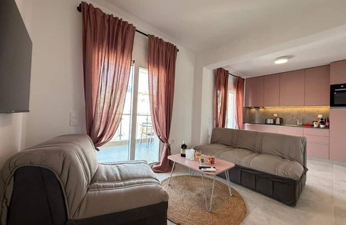 Kallikratia Apartment | Maria One-Bedroom with garden, Jacuzzi and BBQ