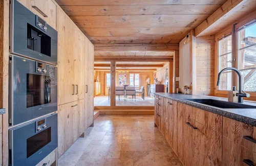 Zig Zag Ward Ski Chalet | Lux Heidi Chalet with Panoramic Views near Gstaad