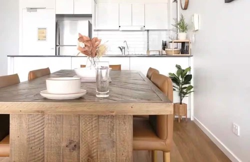 Broadbeach Waters Apartment | Repose Broadbeach: rest, shop, surf or pamper
