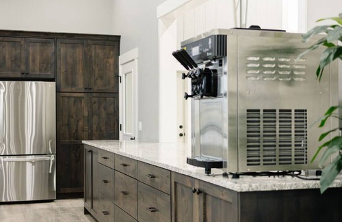 Box Elder County House | Country House and Utah Gathering Place