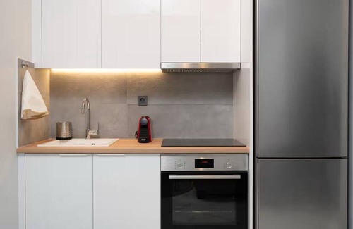 Exarhia Apartment | Unique Urban Gem in Neapoli/Exarcheia