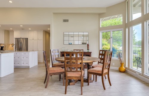 Lakeway House | ﻿Old Lakeway with Lake View and Swim Spa. 30 Day Minimum.