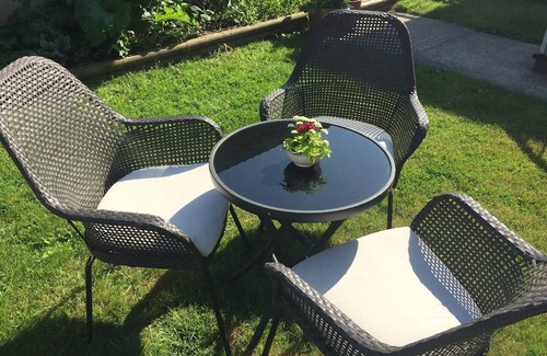 Renfrew-Collingwood House | 1 br private entrance by Skytrain station