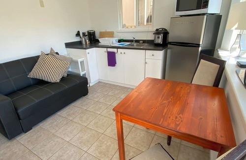 Renfrew-Collingwood House | 1 br private entrance by Skytrain station