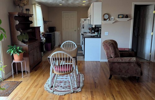 Swansea Apartment | Airy and sunny 2nd floor, privately accessed 1 bedroom apartment in Swansea, MA.