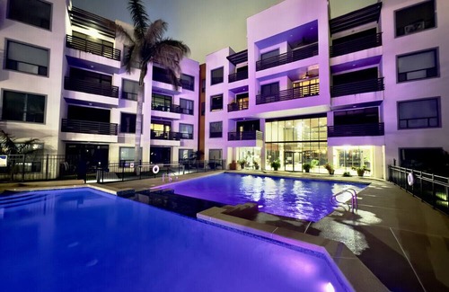 Mission Apartment | Penthouse with Pool & Jacuzzi