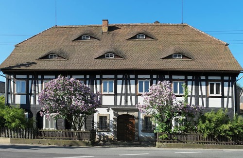 Grossschoenau Apartment | Log rooms in a weaver's house