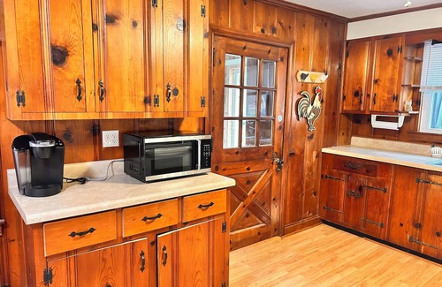 Millboro House | Charming 2-bedroom house near Millboro/Clifton Forge VA with WiFi