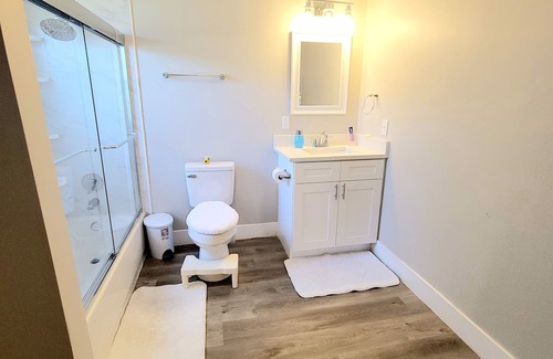 Lakeland Apartment | Charming 1 bed suite with AC and WiFi in Lakeland