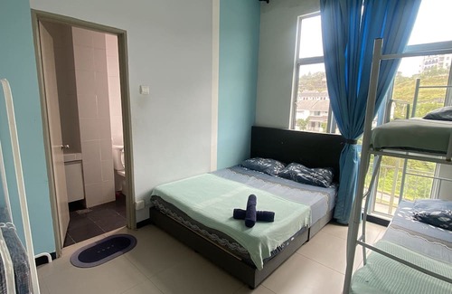 Tanah Rata Apartment | Charming 2-bedroom apartment in wonderful Brinchang with WiFi