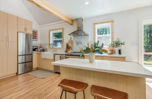 Pocono Summit Cabin | The Hummingbird Cabin/Pocono Mountains Oasis