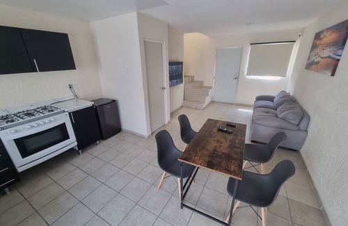 Queretaro Apartment | House With Swimming Pool, Full Kitchen, Wi-Fi, Free Parking, Up to 6 Guests