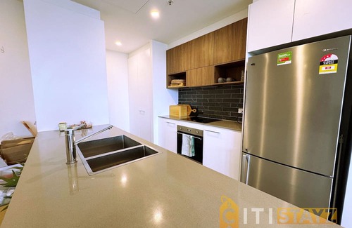 Phillip Apartment | Pretty in Phillip - 2bd 2bth Apt