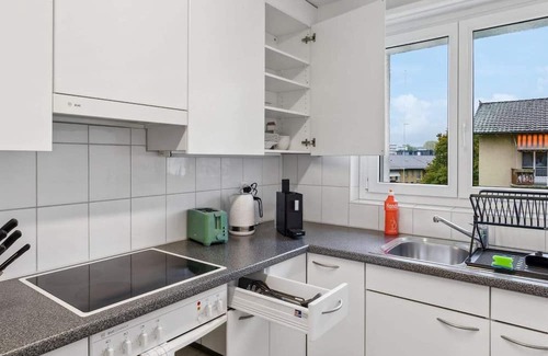 Langstrasse Apartment | Simple & Convenient 2BR in Zürich City