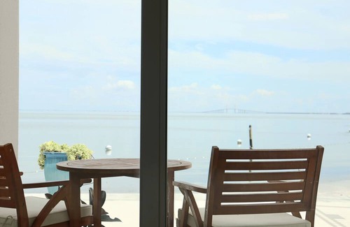 Pinellas Point House | A Slice of Paradise: Relax, Play, & Indulge in Unique St Pete Experience!