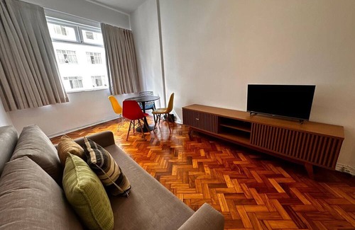 Santa Teresa RV Rental | Spacious apartment in Lapa with views of the Arcos with parking space/well located