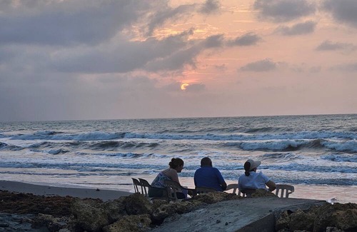 San Bernardo del Viento House | "Mi Terruño" Where Time Slows and the Sea Speaks 2 bedroom bungalow on the beach