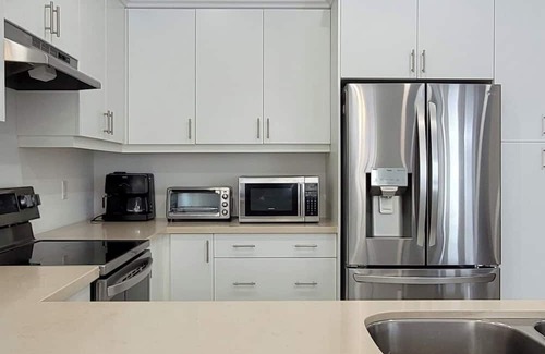 Barrie House | Zen-like Escape, Skiing Canoeing Hiking Nearby in Barrie ON