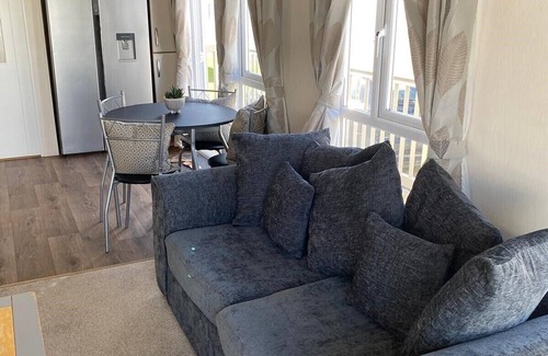 Hopton House | Beutiful Park home . in quiet location on holiday park packed with amenaties