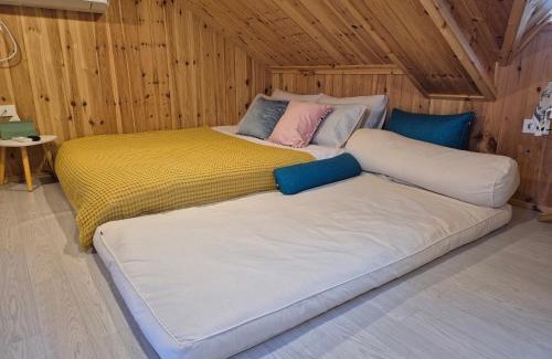 Sokcho Villa | 산아래