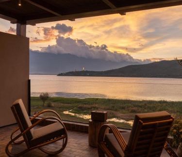 Dali Town Hotel | 大理空山语 风眠艺术海景酒店 Dali Kongshanyu Art Seaview Hotel