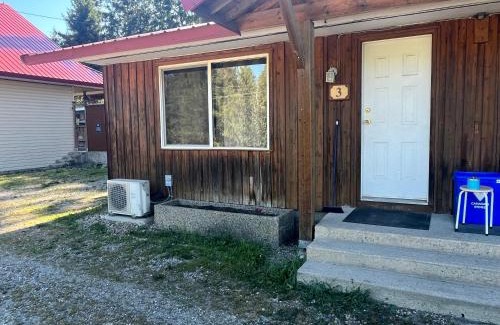 Salmon Arm Hotel | ViewPoint RV & Cottages