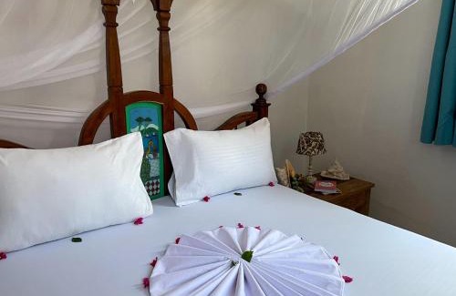 Jambiani Bed & Breakfast | Tropical Yellow Beach Nest