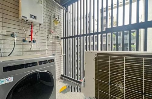 Sanmin Apartment | 可免費停車 近火車站 瑞豐夜市 高醫大學 WIFI智能電視 全新舒適 洗衣機 獨立廚房可月租new