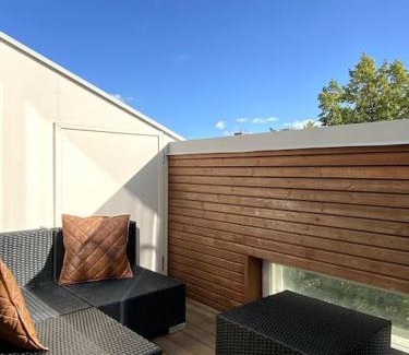 Ullanlinna Apartment | Elegant Penthouse Loft - City Center