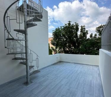 Varanasi Villa | Ultra Luxurious Bangalow - 3 Bedroom Duplex.