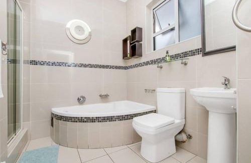 Greater Johannesburg Metropolitan Area House | Paradise Guest House