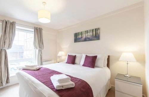 Epsom Apartment | Roomspace Serviced Apartments - Central Walk