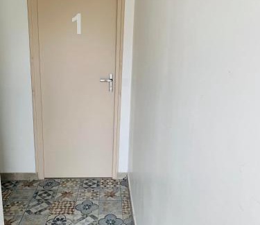 Bas-Vernet Apartment | Studio #441 climatisé à 10 min des plages
