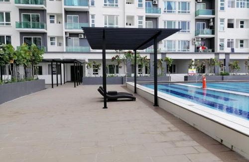 Taman Megah Ria Apartment | Cozy Homestay at D'Carlton, Near CIQ
