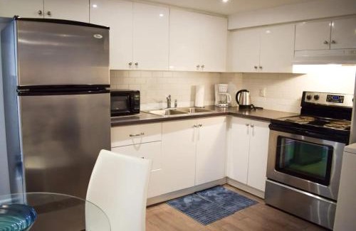 High Park North Apartment | High Park Spacious & Bright Studio