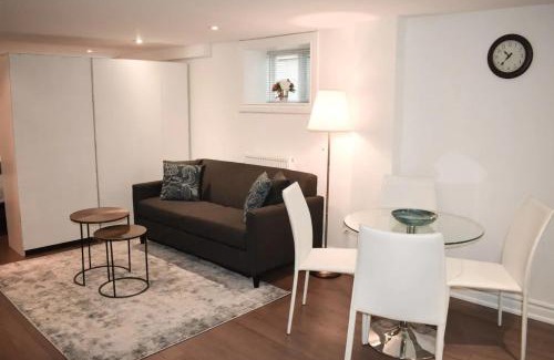 High Park North Apartment | High Park Spacious & Bright Studio