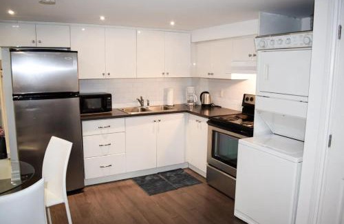 High Park North Apartment | High Park Spacious & Bright Studio