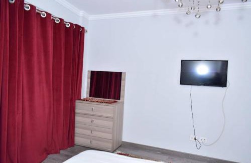 Al Duqqi Apartment | شقه 17