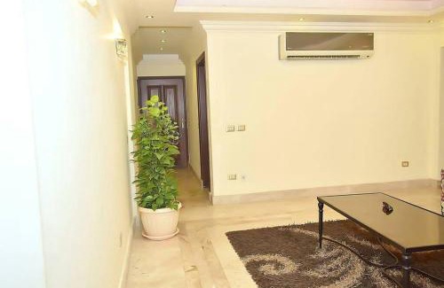 Al Duqqi Apartment | شقه 9